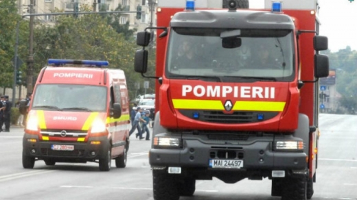 Casă în flăcări, în localitatea Luna. Pompierii au intervenit cu două autospeciale