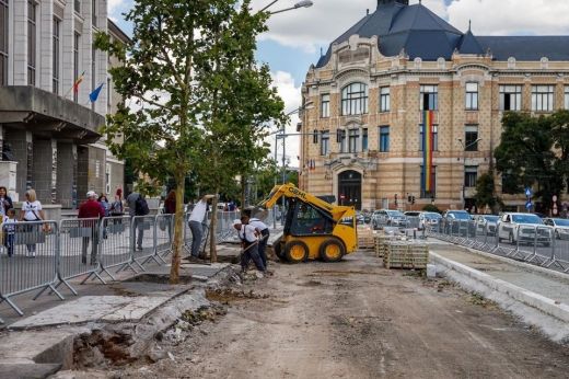 Granitul adus din China întârzie modernizarea din Piața Lucian Blaga. Când vor fi gata lucrările?