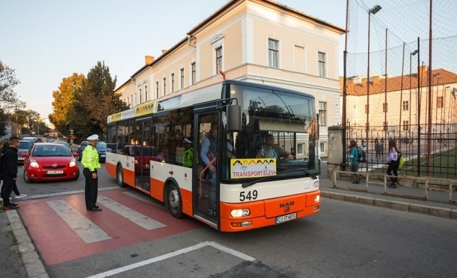 Noi trasee de transport pentru elevi, din 14 septembrie