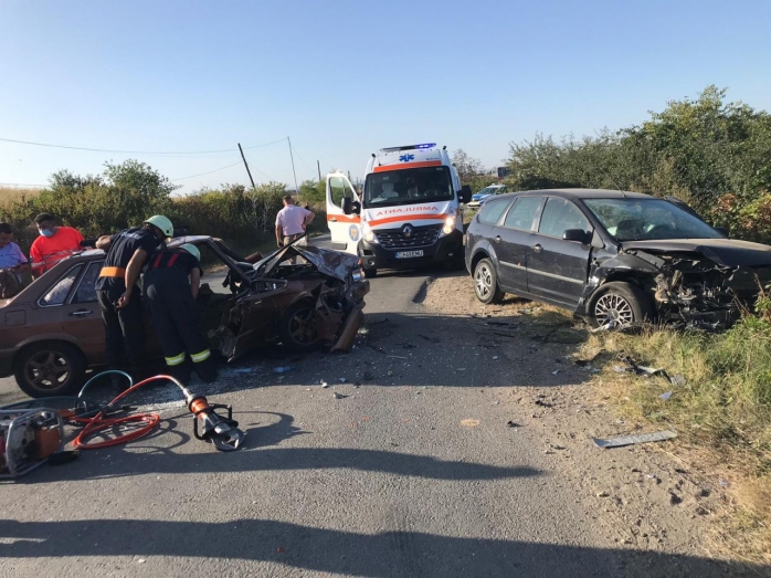 Accident grav pe un drum din Cluj. O femeie a murit pe loc