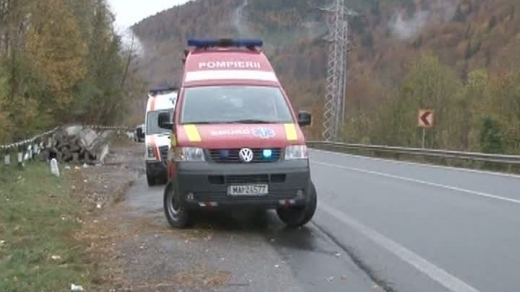 Un biciclist a fost găsit mort într-o râpă adâncă de șase metri