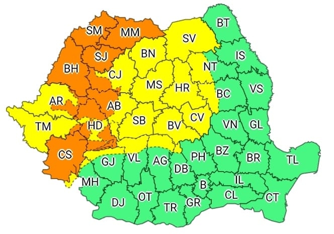 Codul portocaliu de ploi torențiale a fost prelungit! Până când ține vremea rea?