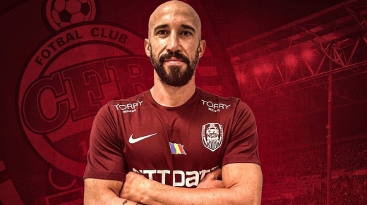 Lovitură în ultima zi de mercato pentru CFR Cluj! Latovlevici a semnat cu campioana României