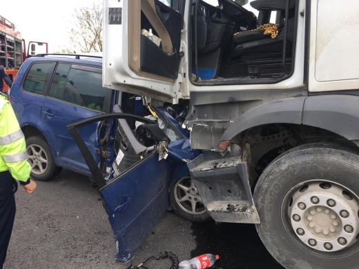 ACCIDENT GRAV pe un drum din Cluj. Două persoane au murit