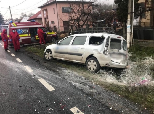 ACCIDENT între un TIR și o mașină în Sânpaul! Victima e un tânăr de 21 de ani