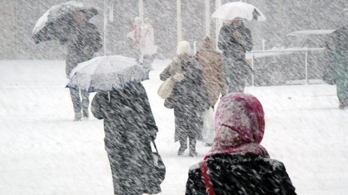 Vremea se schimbă RADICAL. Avertizare meteo de ninsori