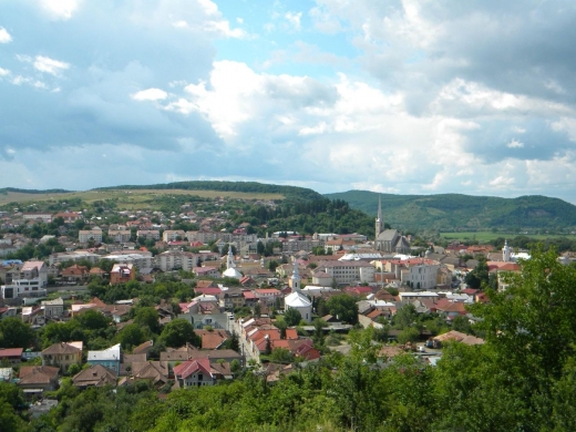 Dej a ieșit din zona ROȘIE. Se redeschid cafenelele, cinematografele și retaurantele