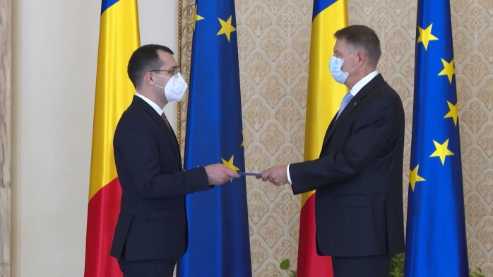 Liberalii „îi declară război” ministrului Voiculescu. Mize uriașe în ministerul Sănătății, dat de Orban USR-ului. Iohannis încearcă să aplaneze conflictul