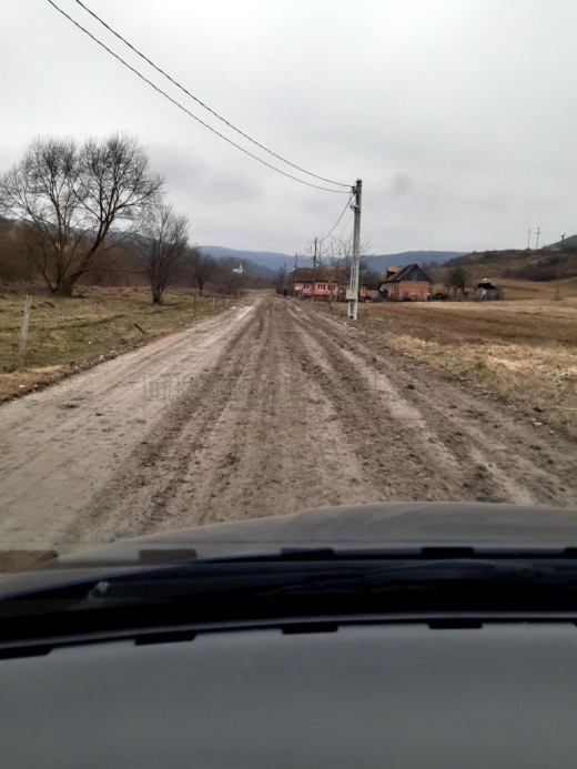 Drumurile din Moldovenești, într-o stare deplorabilă! 