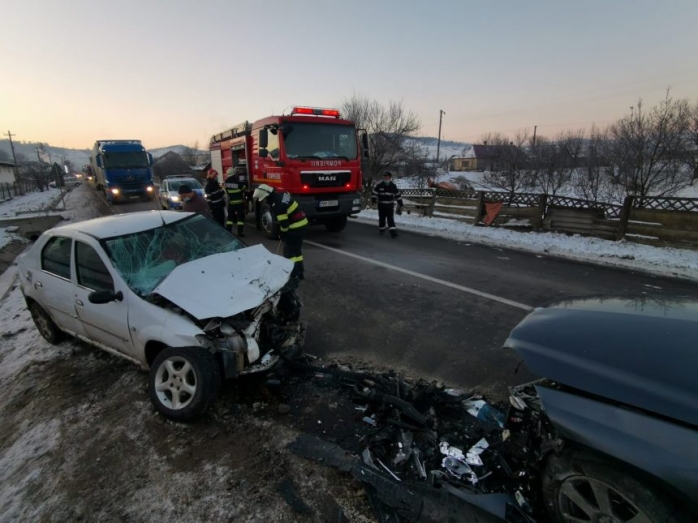 ACCIDENT GRAV într-o localitatea bistrițeană! Cinci victime au avut nevoie de asistență medicală