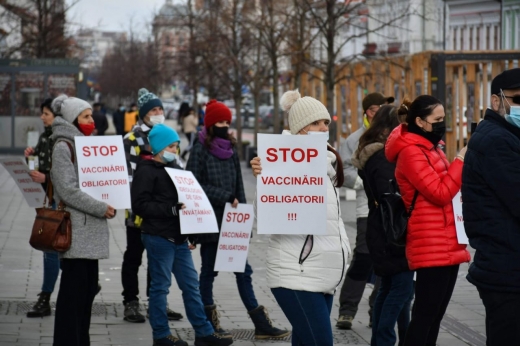 Două mitinguri, aceleași revendicări anti-mască. Cine-s organizatorii protestului paralel cu al AUR? Sursă foto: Paul Gheorgheci