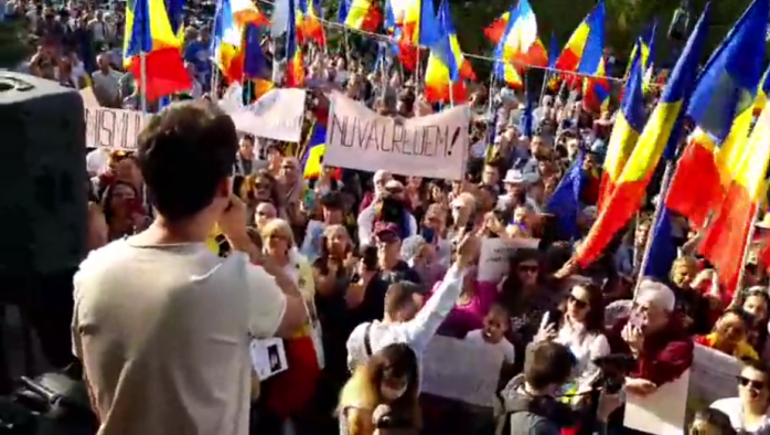 188 bucureșteni, în secții de poliție și 12 jandarmi, răniți la protest. Vitrine, geamuri, stații de autobuz, distruse în Capitală. VIDEO