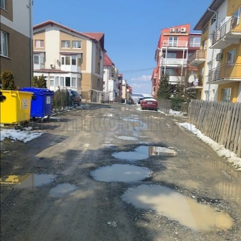 Clujenii vor asfalt pe strada Marin Preda, dar Primăria nu poate interveni. Clujeancă: „Pentru o amărâtă de stradă nu se face nimic”