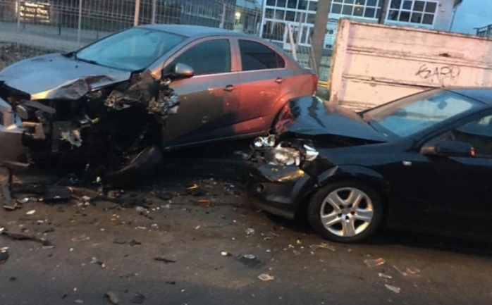 Fiul fostului șef al Băncii Dacia Felix a făcut praf 12 mașini parcate. Conducea beat și fără permis. FOTO