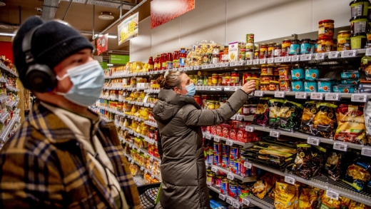 Magazinele și mall-urile din Cluj, deschise AZI până la ora 20. Nu se va ține cont de incidență și restricții