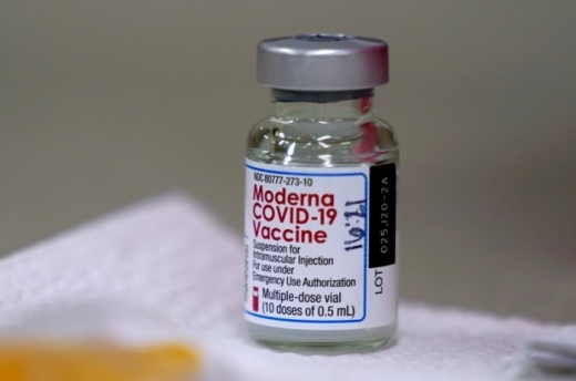 Clujul primește din nou doar puțin peste 9.000 de doze de vaccin Moderna. Clujenii nu preferă vaccinarea cu acest ser.