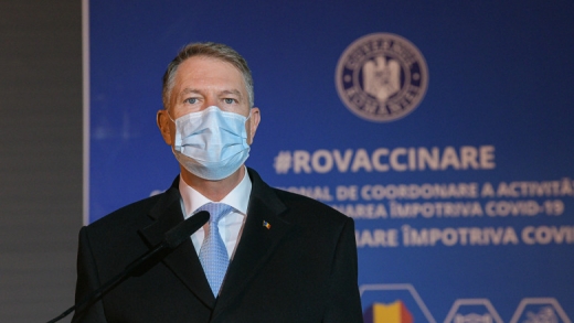 Centrele de vaccinare drive-thru, „un succes”, conform președintelui Klaus Iohannis