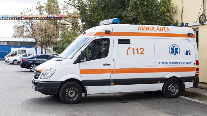 Un copil de 10 ani a murit electrocutat. Fratele său l-a găsit întins pe podea