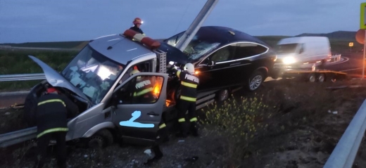 ACCIDENT pe autostrada A3, aproape de Cluj. Au fost chemați pompierii. GALERIE FOTO