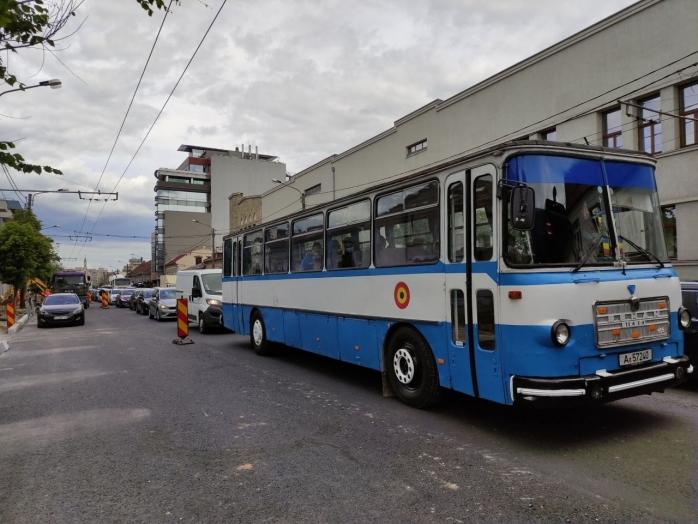 Autobuzele ROMAN în continuare la datorie pe străzile din Cluj! Sunt vechi de peste 20 de ani