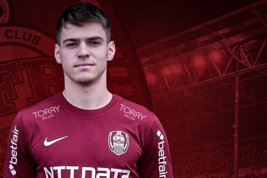 CFR Cluj l-a prezentat pe Daniel Paraschiv, cel mai promițător atacant din Liga a 2-a