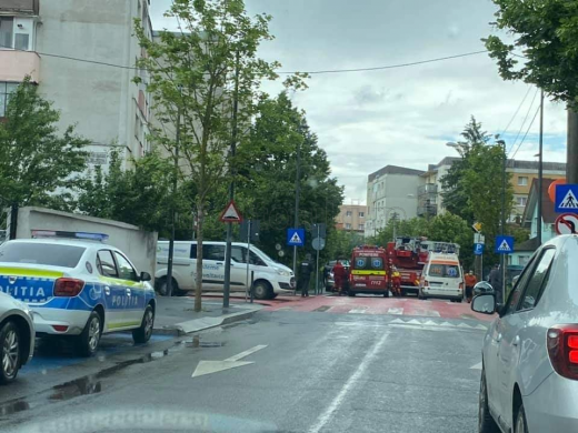 VIDEO. Incendiu în apartament în Cluj-Napoca. Cinci persoane EVACUATE, trei au ajuns la spital