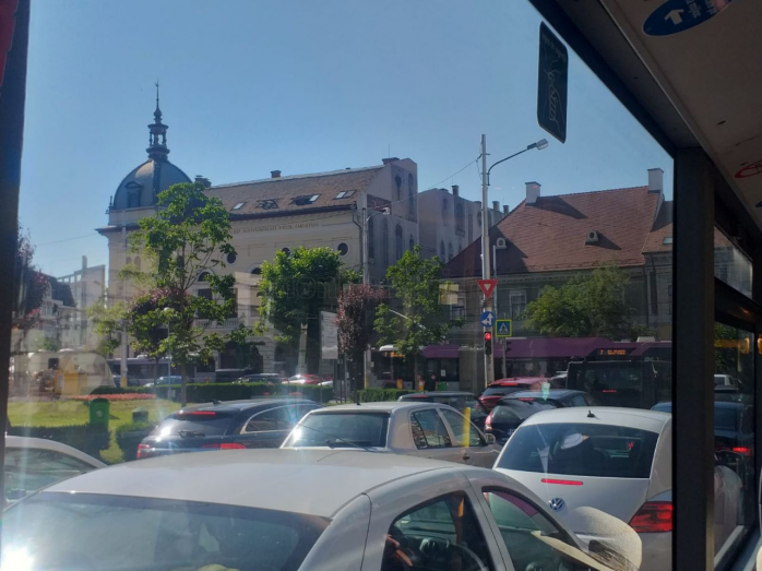 Șoferii care stau în trafic, leneși? Activist: „Să dai vina pe oameni pentru că nu ai infrastructură rutieră, e ridicol”