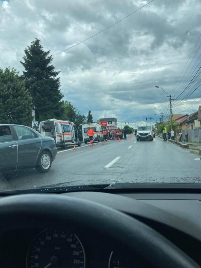 Femeie lovită de mașină, în Turda. A fost transportată la spital