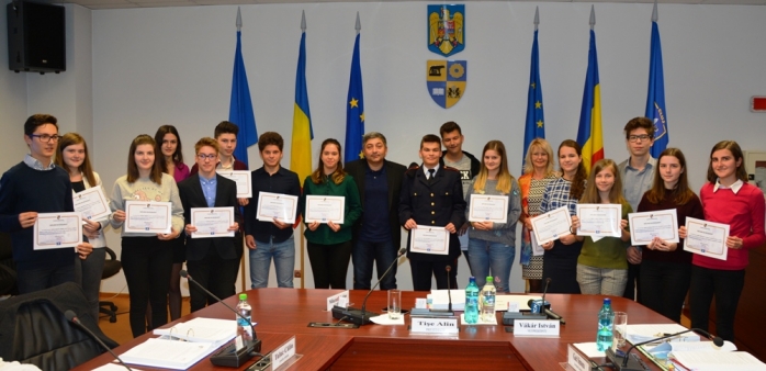 Elevii cu media 10 la BAC sau la Evaluarea Națională, premiați de Consiliul Județean Cluj