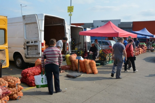 Fructe și legume direct de la producători, la Piața Agro Transilvania. VEZI LISTA prețurilor