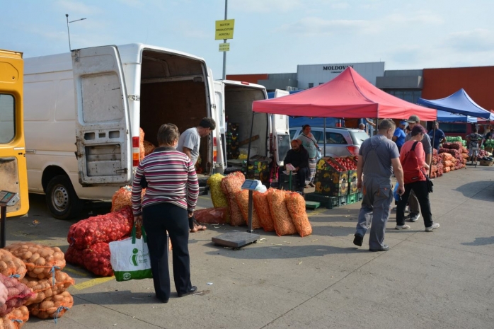 Fructe și legume direct de la producători, la Piața Agro Transilvania. VEZI LISTA prețurilor