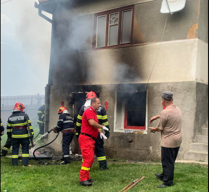 Zeci de mesaje de încurajare pentru copilul EROU care a încercat să-și salveze bunicii din incendiu