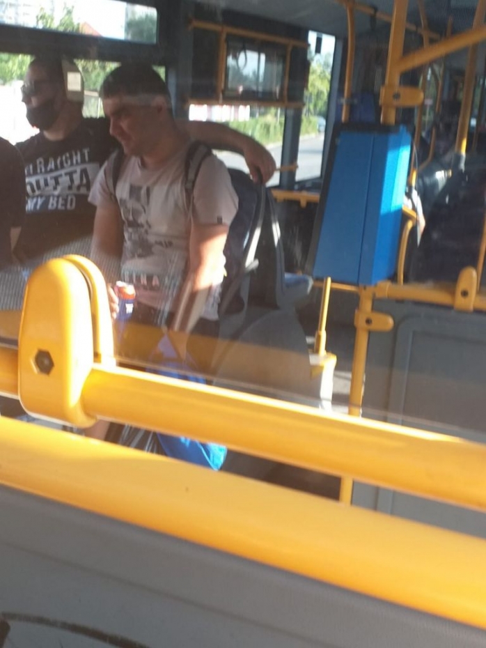 VIDEO. Bere, muzică și fără mască de protecție în autobuzele CTP! Legile sunt doar pentru unii clujeni