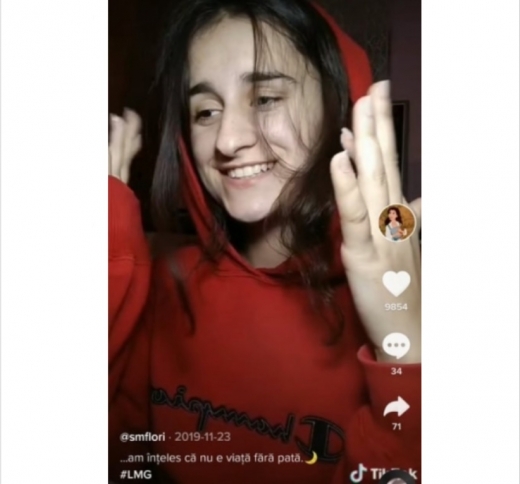 Studentă din Cluj predă pe TikTok limbajul semnelor