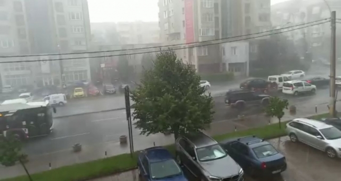 VIDEO. Au reînceput VIJELIA și VREMEA REA, la Cluj! Județul, sub COD GALBEN.