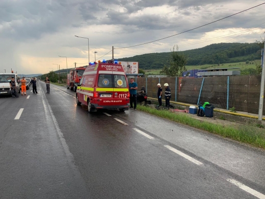 Accident în localitatea Nima! Două persoane, transportate la spital