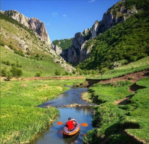 Un activist clujean propune rute de autobuz spre mai multe obiective turistice de lângă Cluj