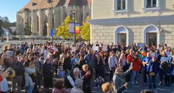 Organizatorul protestului anti-restricții și certificat verde din Cluj-Napoca, amendat cu 2.000 lei