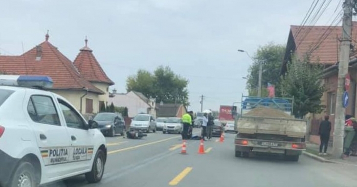 Accident în Turda! O fată de 16 ani care conducea un motociclu a ajuns la spital