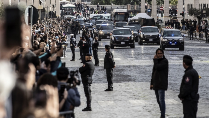 Foto: profimedia/ Un șofer român a intrat în coloana oficială a președintelui american Joe Biden, la Roma