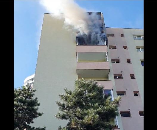 Incendiu La Un Bloc De Locuin E De Pe Calea Flore Ti Pompierii Au