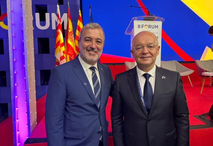 Emil Boc Discu Ii Cu Primarul Din Barcelona La Forumul Alian Elor