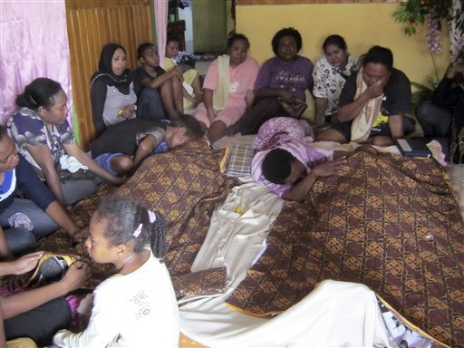 17 oameni au murit în busuclada creată la finalul unui meci de box din Indonezia. Sursa foto: http://www.sacbee.com