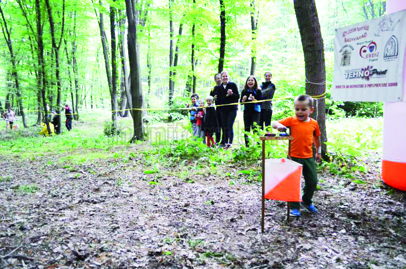 Concus de orientare sportivă în pădurile din jurul Clujului