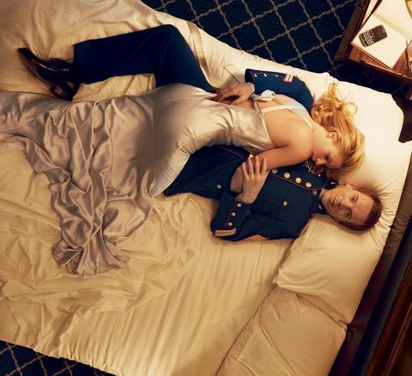 Claire Danes şi Damian Lewis au devenit victimele unei erori de photoshop într-un pictorial organizat de revista Vogue.