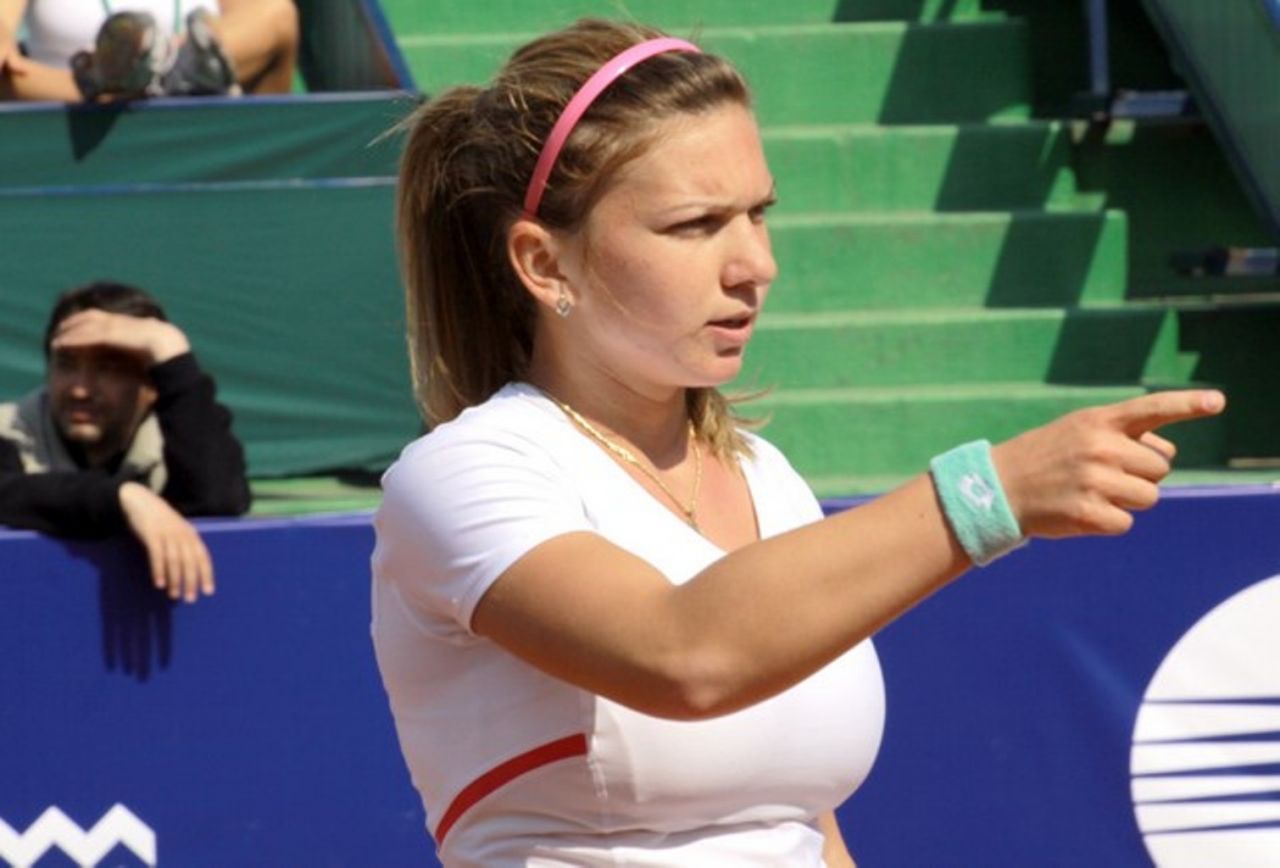 Simona Halep s-a calificat în semifinalele turneului de la New Haven