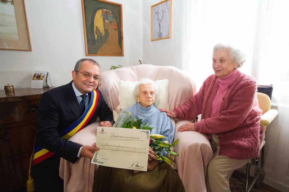Emil Boc şi Eszter Todor (105 ani)
