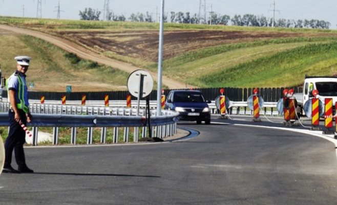 Un ;ofer a fost prins circulând cu 240 de kilometri pe oră pe Autostrada Transilvania