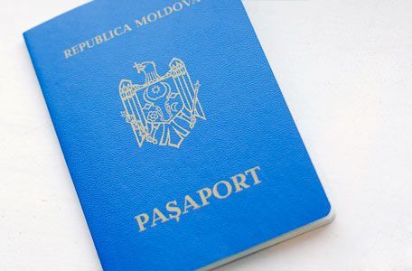 CE a adoptat propunerea pentru eliminarea vizelor UE pentru cetăţenii moldoveni