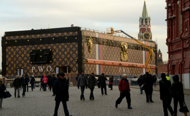 "Valiza gigant" Louis Vuitton din Piața Roșie din Moscova va fi demolată